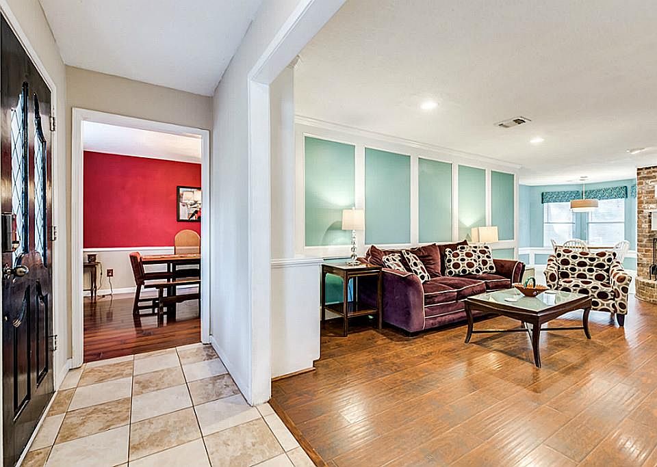 1st image of 11923 Hillbrook Dr