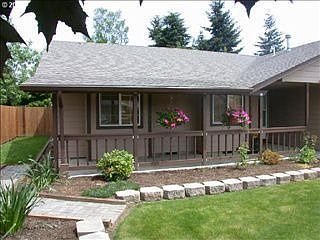2nd image of 600 N 8th St
