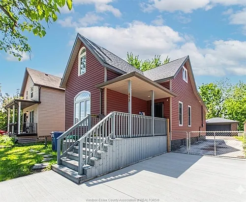 493 Wellington Ave #UPPER Photo 1