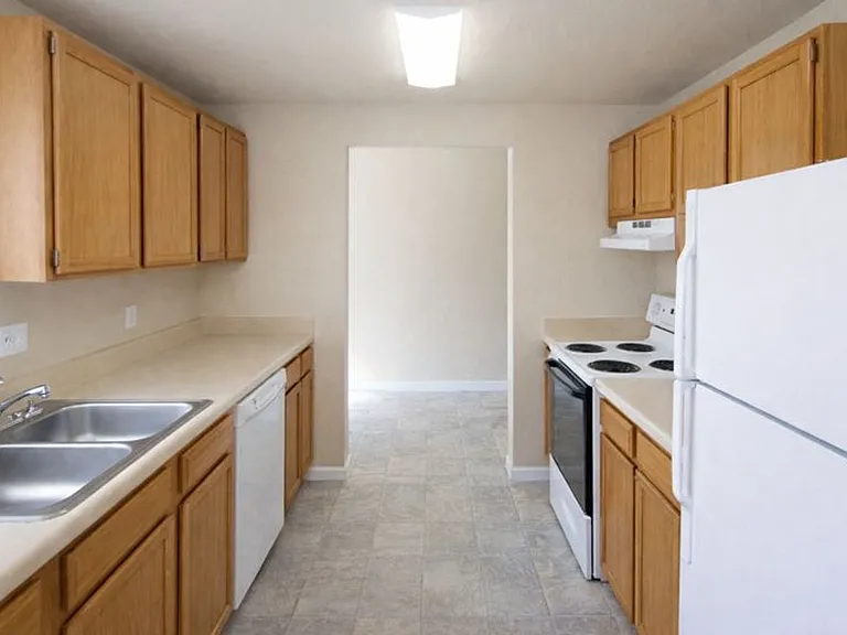 Maple Tree Apartments — Photo 24