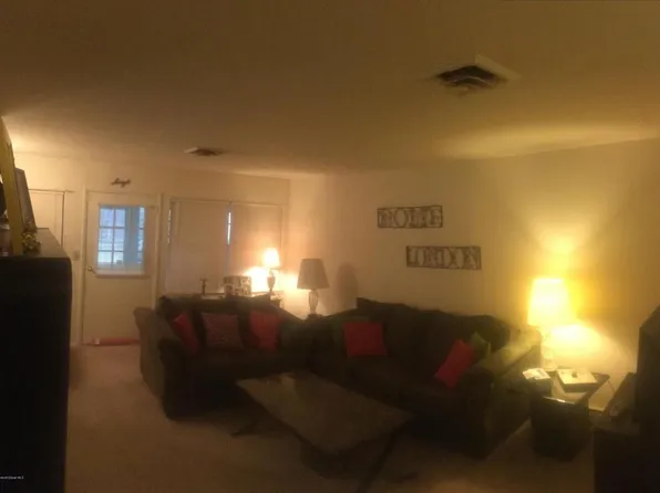 840 E Inverness Ct, Lakewood, NJ 08701