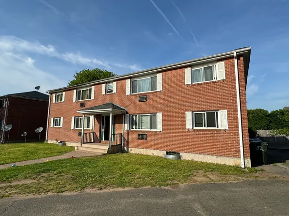 30-32 Casabella Circle, East Hartford, CT 06108