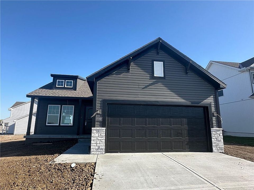 1st image of 27202 E Oak View Dr