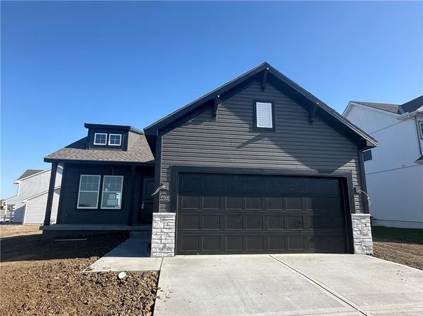 27202 E Oak View Dr, Lake Lotawana, MO 64086