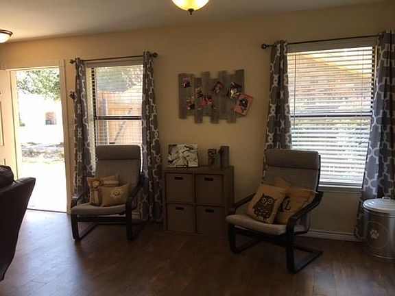 4th image of 534 Essex Pl