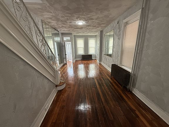4th image of 920 Newton Ave #1