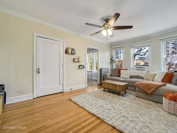 4th image of 1104 W Montana St #3