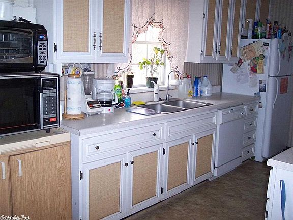 3rd image of 504 Ozark Country Cir