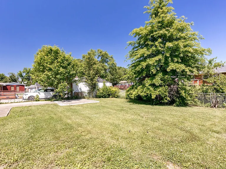 1209 S 45th St — Photo 22