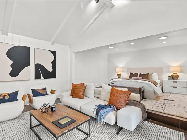 14115 Greenleaf St, Sherman Oaks, CA 91423