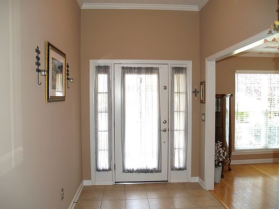 3rd image of 1058 Watsonia Dr