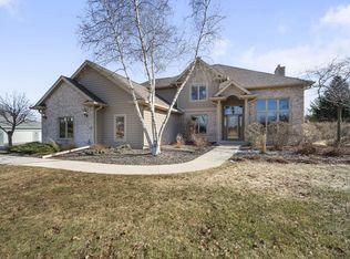 3219 Old Hickory PLACE, West Bend, WI 53095