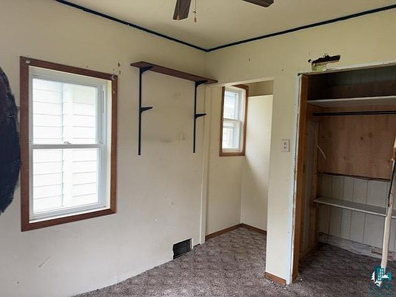 4th image of 2604 5th Ave W