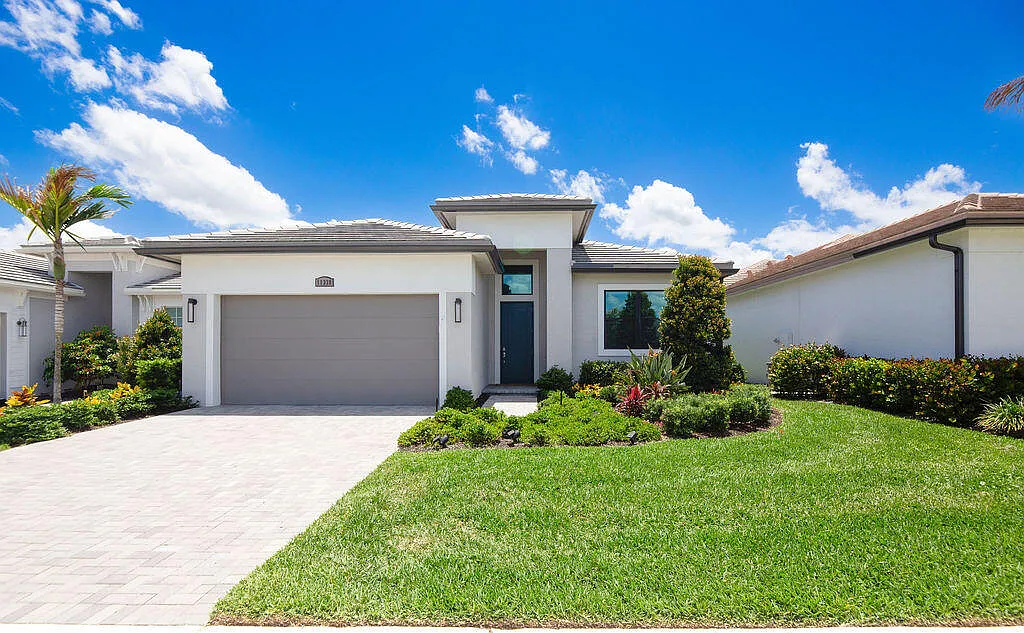 3 bed, 2.0 bath, 1968 sqft, $3,495 — Photo 1