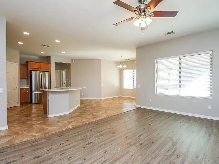 11043 E Silver Springs Ave — Photo 4