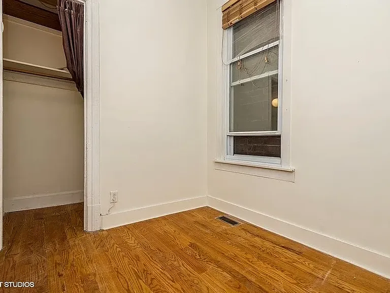 2248 N Southport Ave #1R — Photo 8