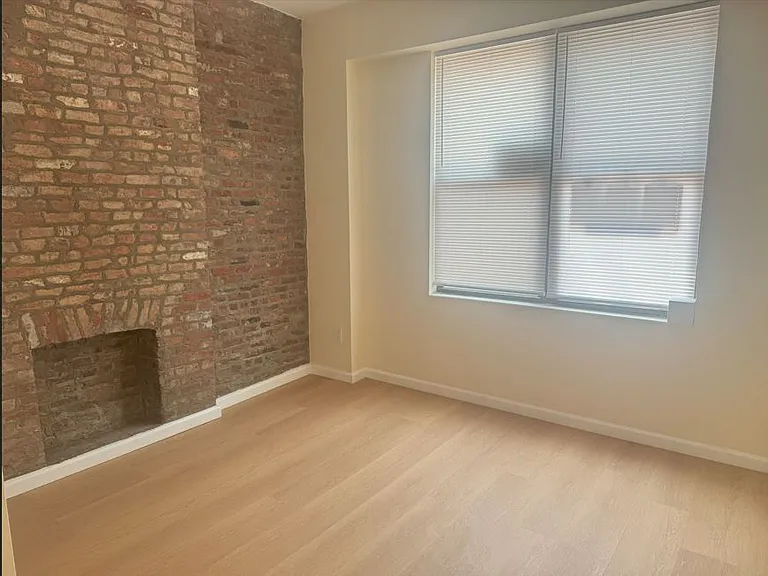 161 27th St #1F — Photo 10