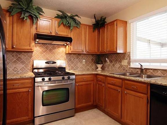 3rd image of 8527 Pool Creek Dr