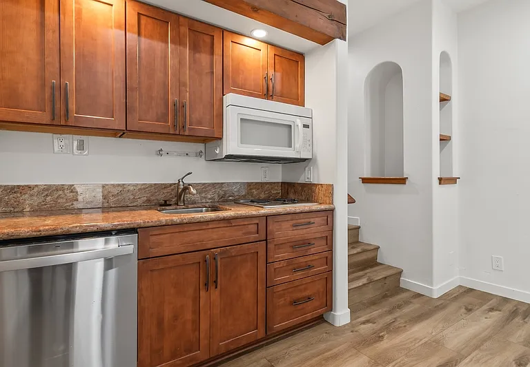 2594 Montgomery Ave #1 — Photo 8