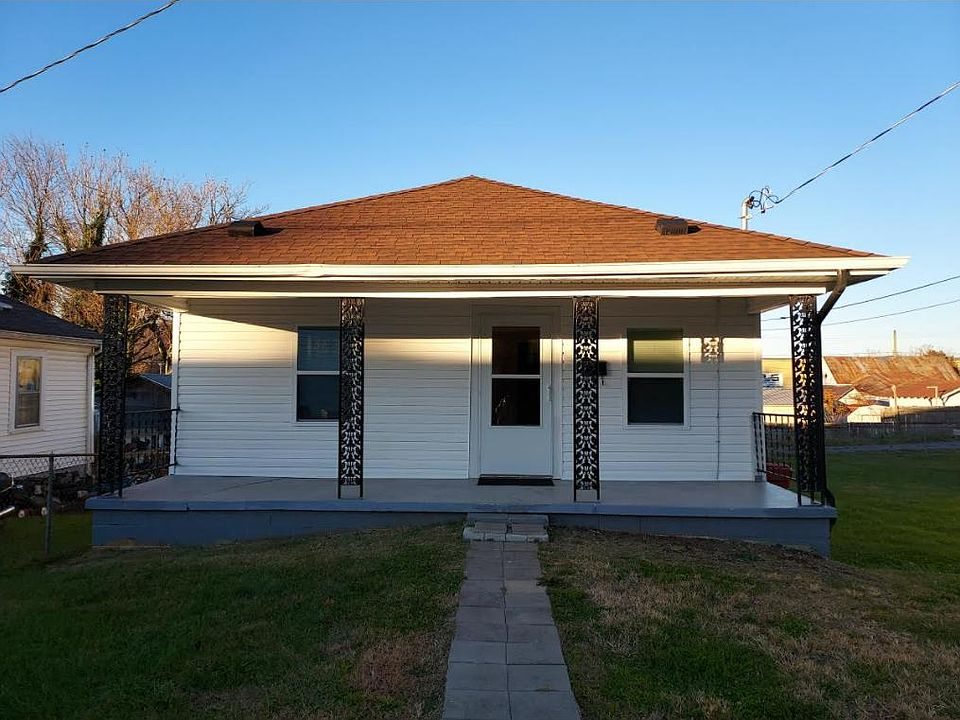 Welcome to 613 E. Pine.
