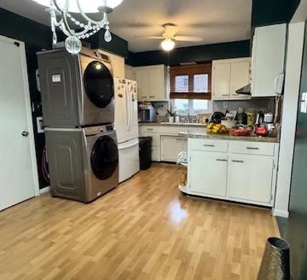 46-50 Guenther Pl — Photo 2
