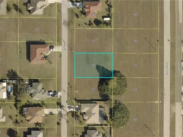 1225 NE 7th Pl, Cape Coral, FL 33909