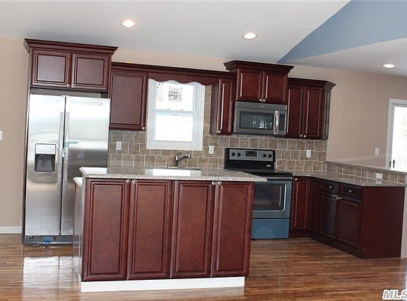 3rd image of 15 Lehman Ave