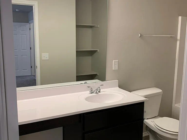 738 W Lola Dr — Photo 9