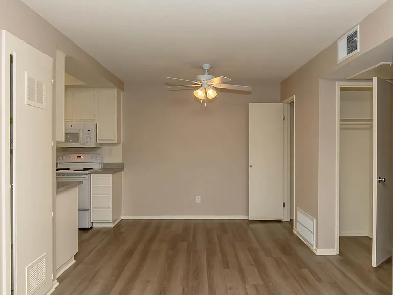 Westridge Apartment Homes — Photo 47