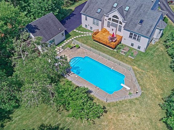 2nd image of 18 Burton Dr