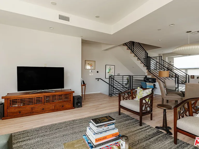6072 Pickford St — Photo 12