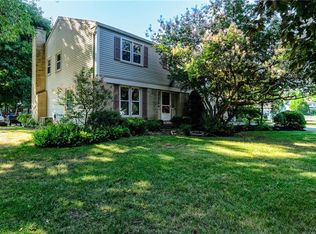 602 Bending Bough Dr, Webster, NY 14580