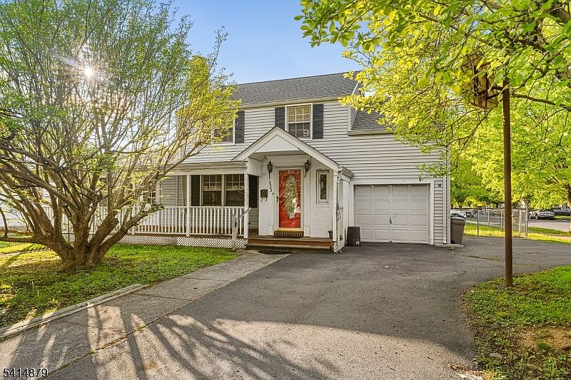 1st image of 2261 Mountain Ave