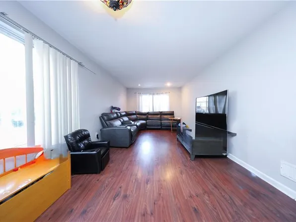 20a Buel Avenue image 6 of 30