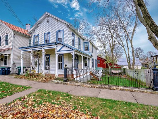 142 Woodlawn Ave Saratoga Springs Ny 12866 Zillow