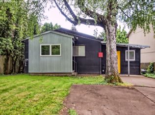 5004 SE Tenino Dr, Portland, OR 97206