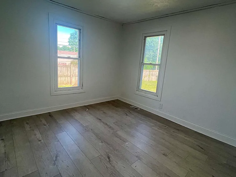 2037 North Ave — Photo 11