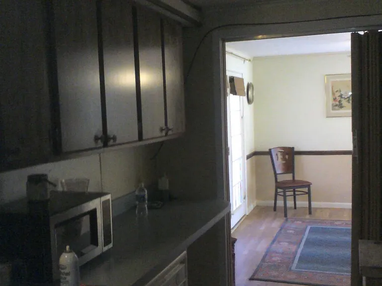 647 Railroad Ave — Photo 2