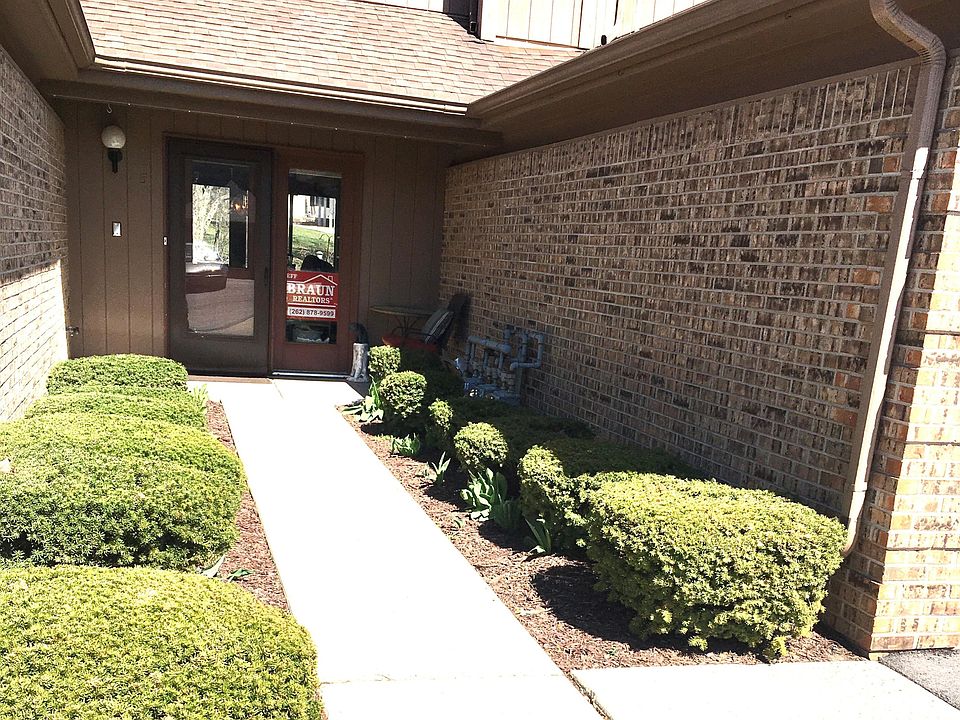 2nd image of 5528 Cambridge Ln Unit 5