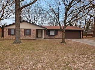 58 Village Dr, Swansea, IL