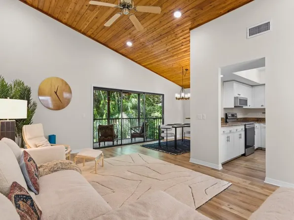 2125 PINE CREEK Boulevard #205, Vero Beach, FL 32966
