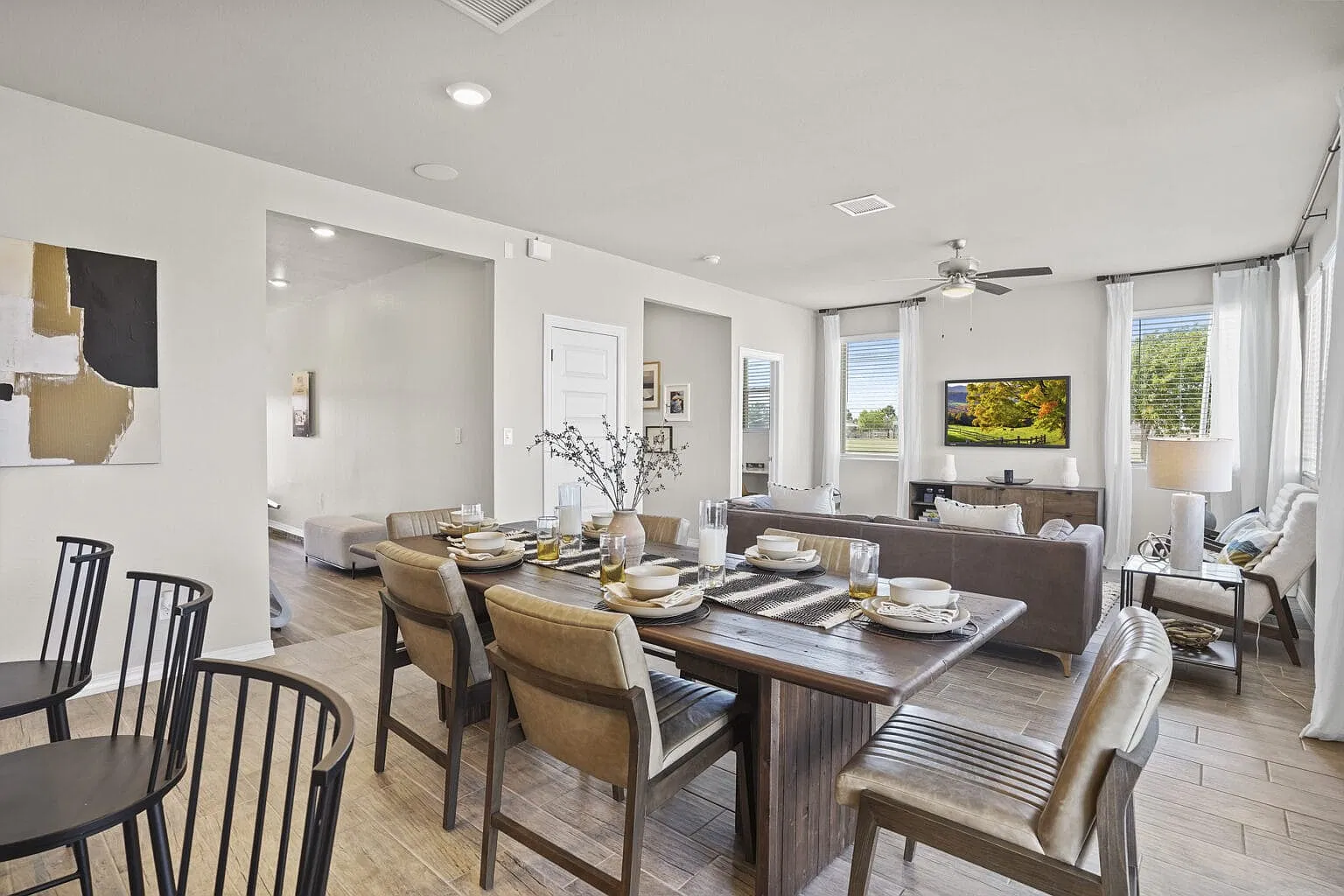 3 bed, 2.5 bath, 1722 sqft, $2,200 — Photo 2