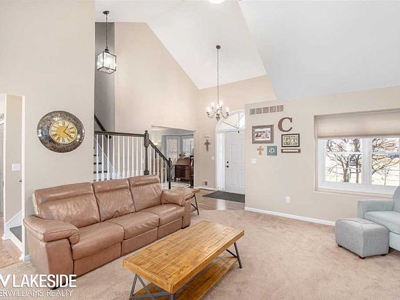 4th image of 28616 Wales Dr
