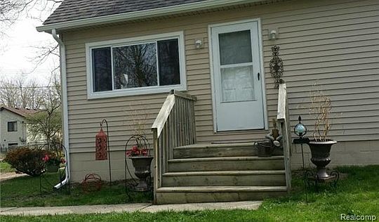 2nd image of 1141 Kewadin Dr