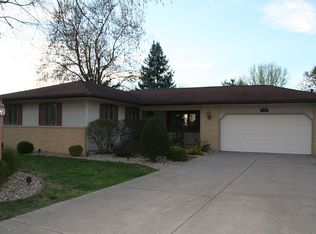 575 E 6th St, El Paso, IL
