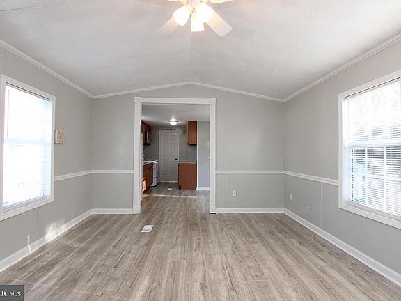 5th image of 18 Mary Dr