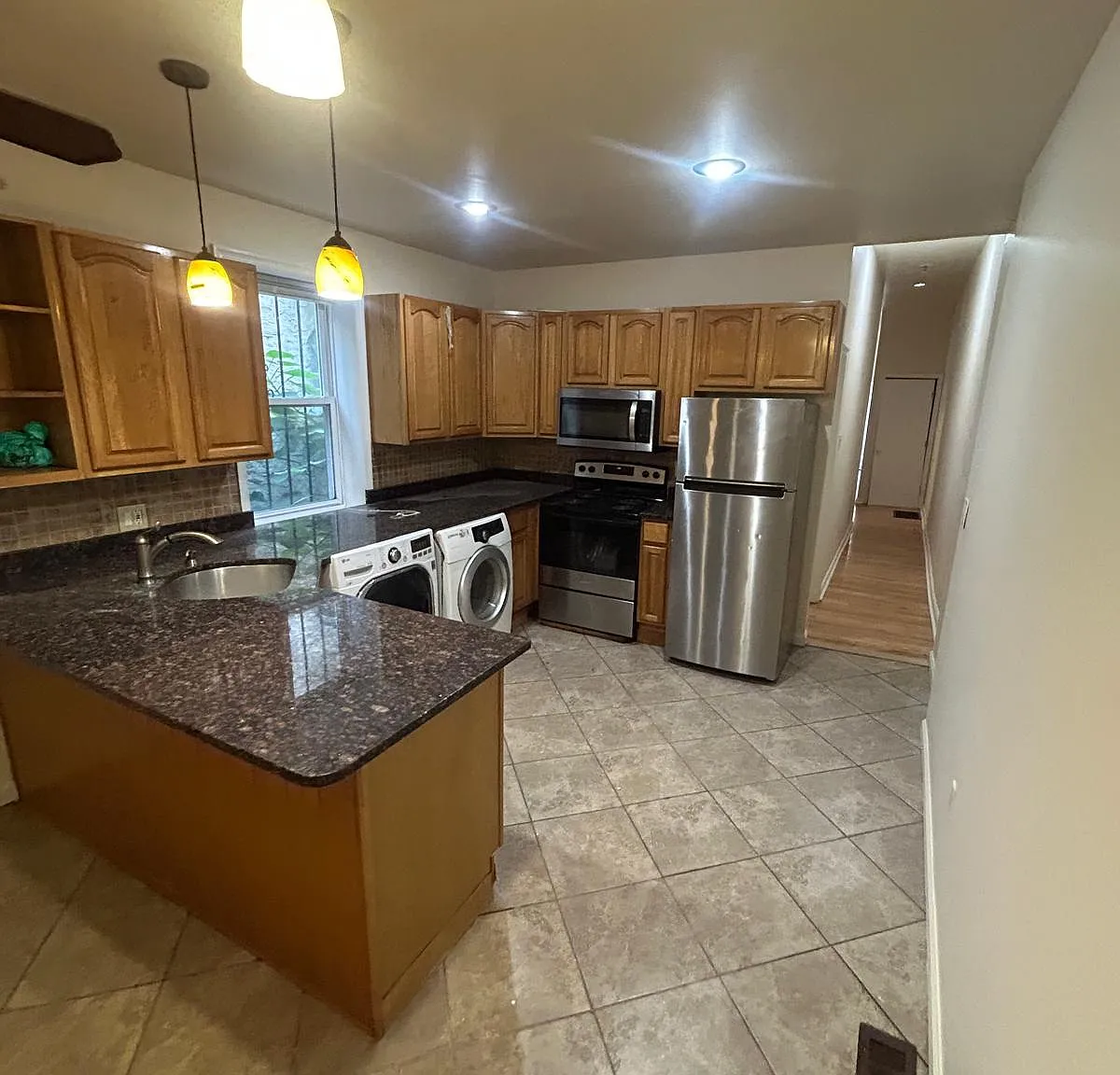 2 bed, 1200 sqft, $1,375 — Photo 1