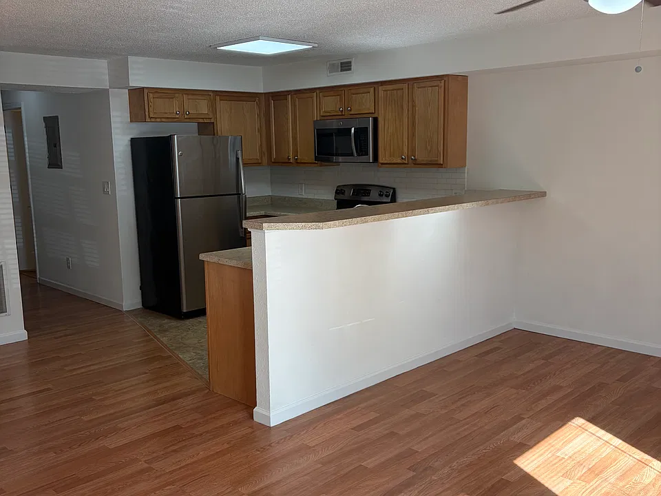 1201 El Kay Ct #16
