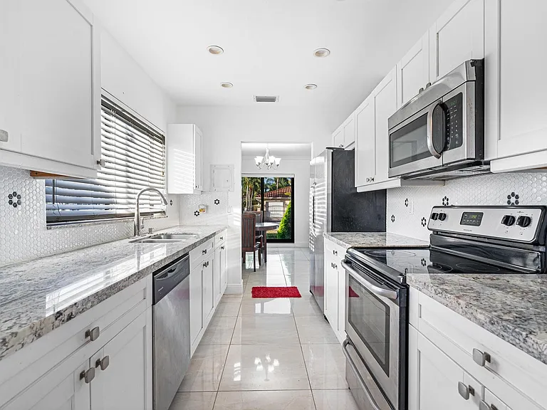 5170 SW 7th St — Photo 11