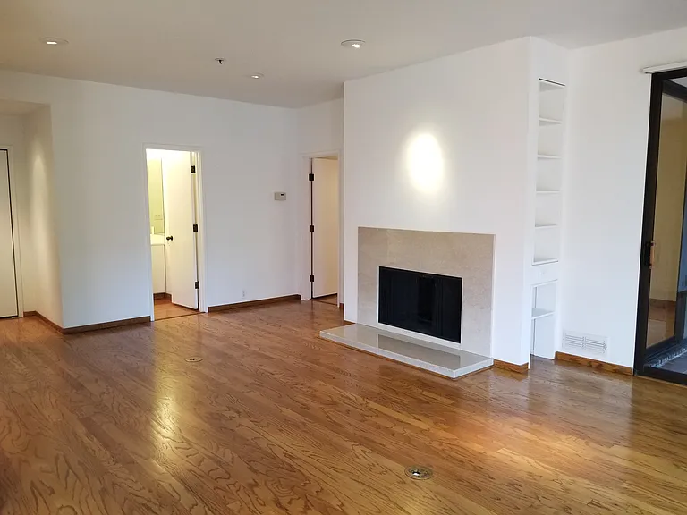 640 Davis St #49 — Photo 1